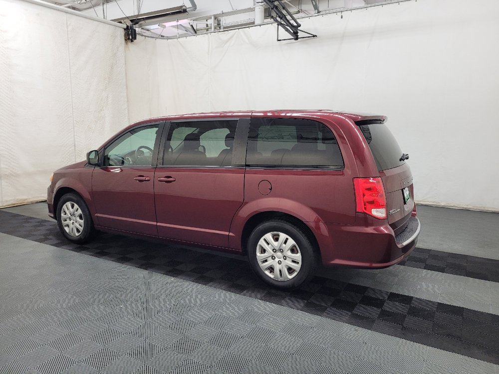 Used 2018 Dodge Grand Caravan SE FWD image 3