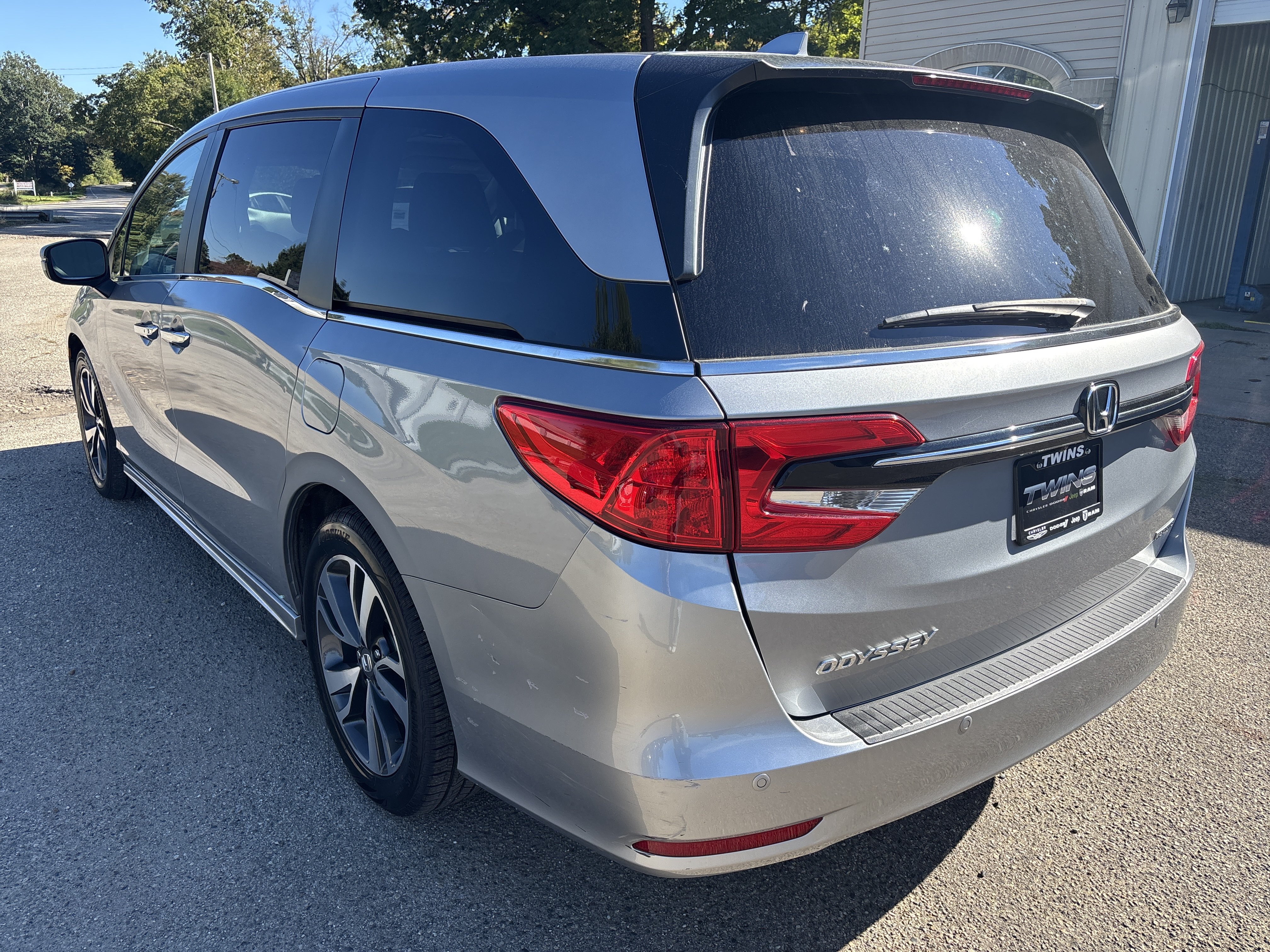 Used 2023 Honda Odyssey Touring image 9