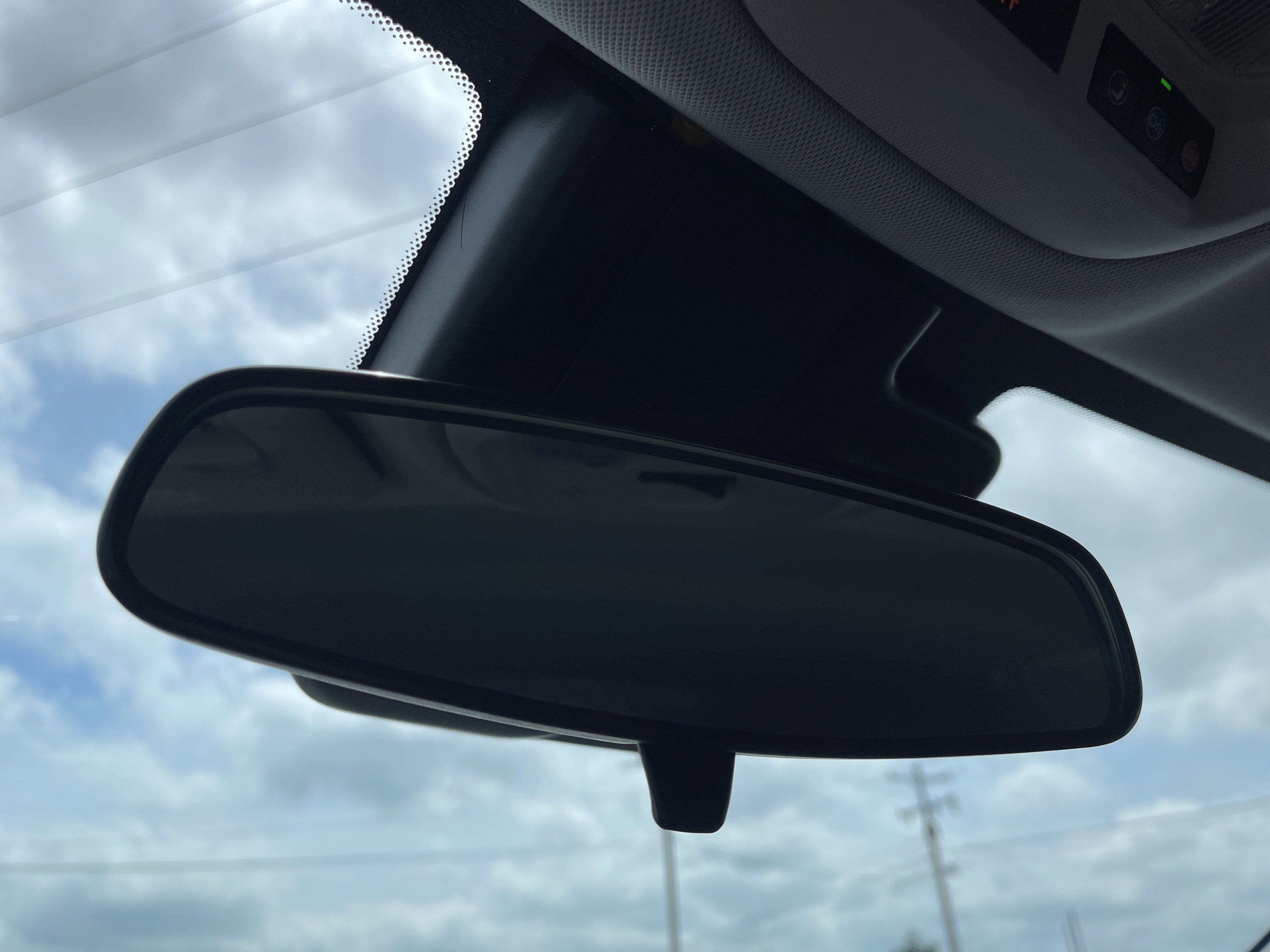 Used 2025 Chevrolet Trax LT FWD image 33