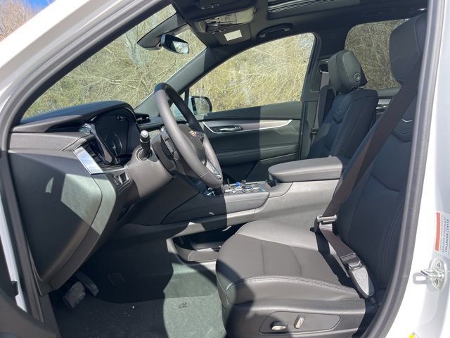 New 2025 Cadillac XT6 Luxury image 17