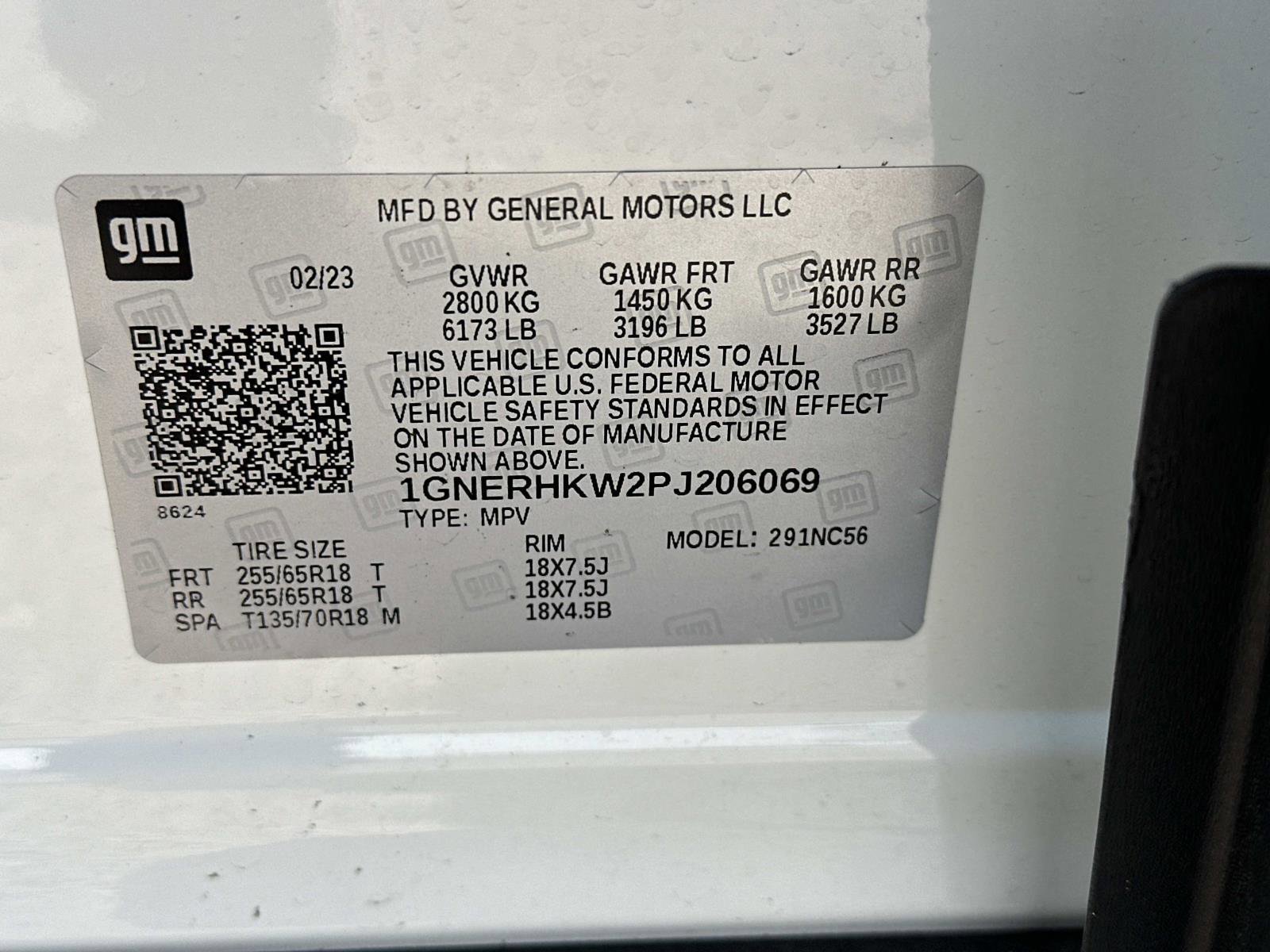 Used 2023 Chevrolet Traverse LT w/ Rear Camera Mirror Package image 18