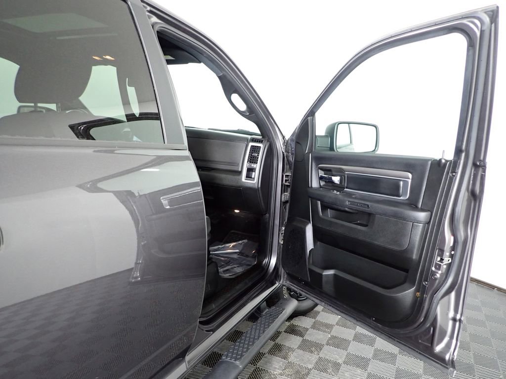 Used 2021 RAM 1500 Classic Warlock image 40