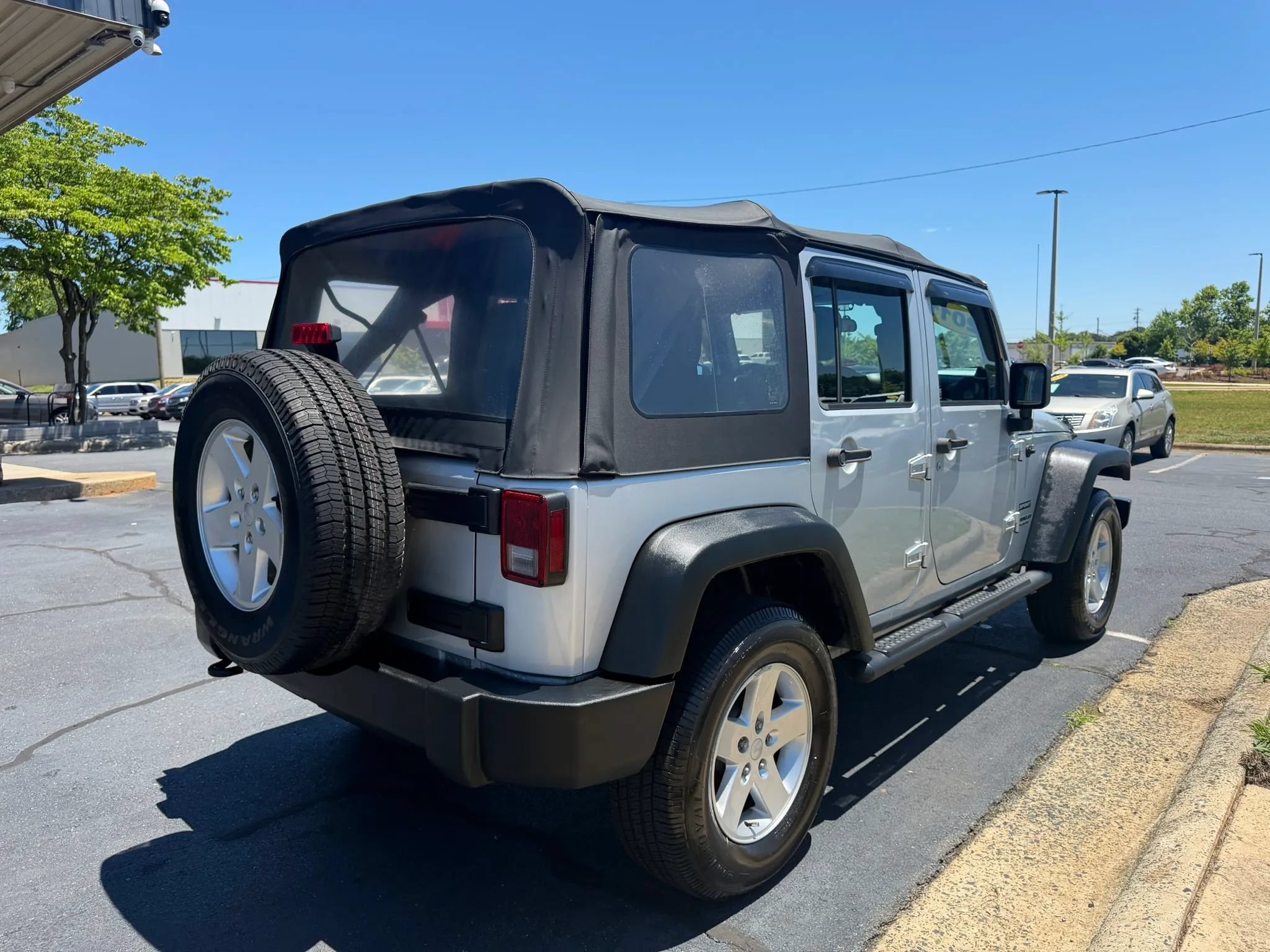 Used 2011 Jeep Wrangler Unlimited Sport AWD/4WD image 7