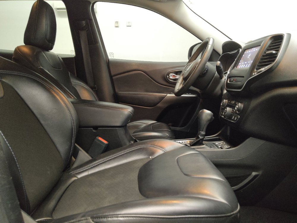 Used 2020 Jeep Cherokee Latitude Plus FWD image 21