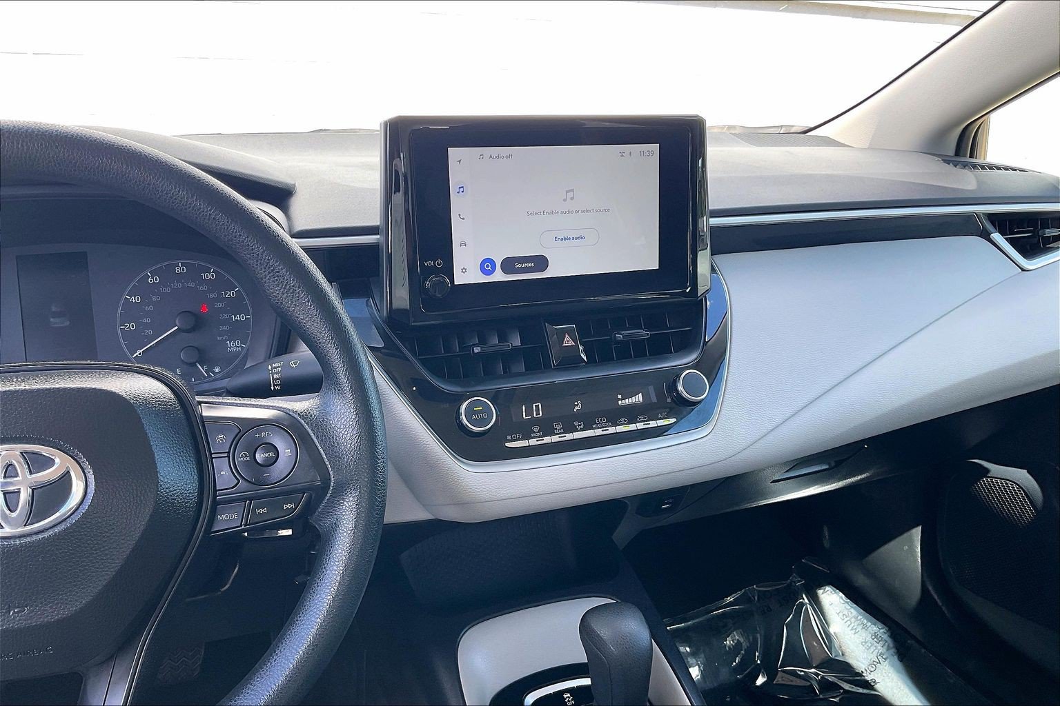 Used 2025 Toyota Corolla LE FWD image 7