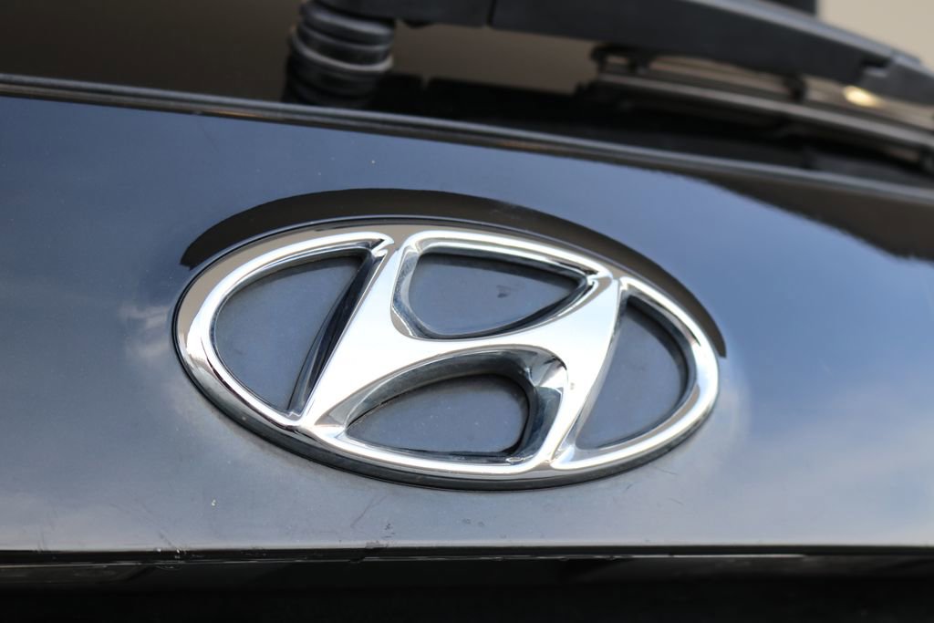 Used 2016 Hyundai Santa Fe Sport image 24