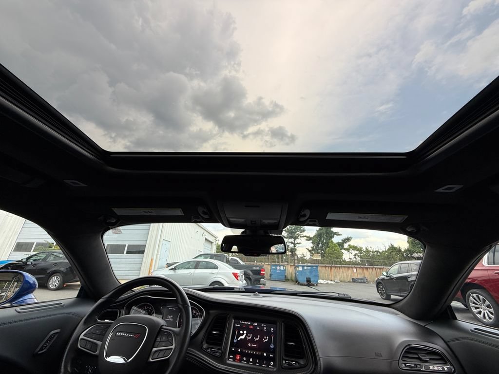 Used 2022 Dodge Challenger R/T Scat Pack RWD image 24