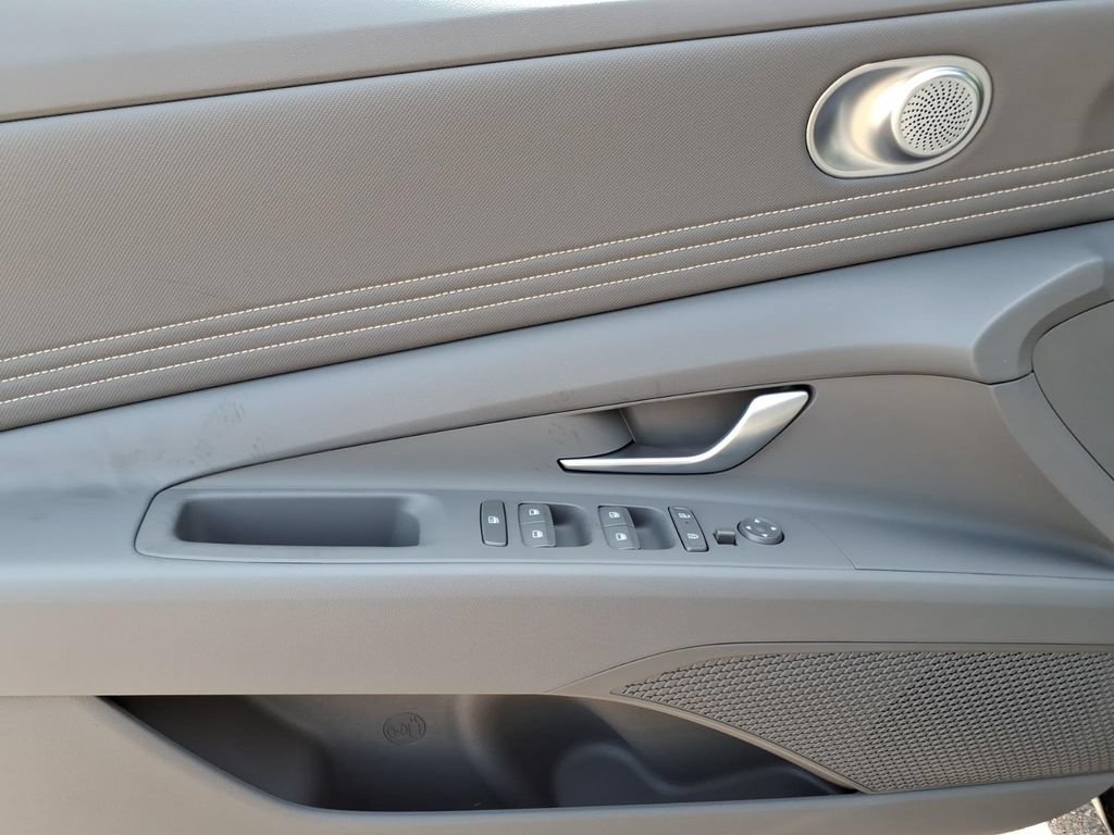New 2026 Hyundai Elantra Sport FWD image 14
