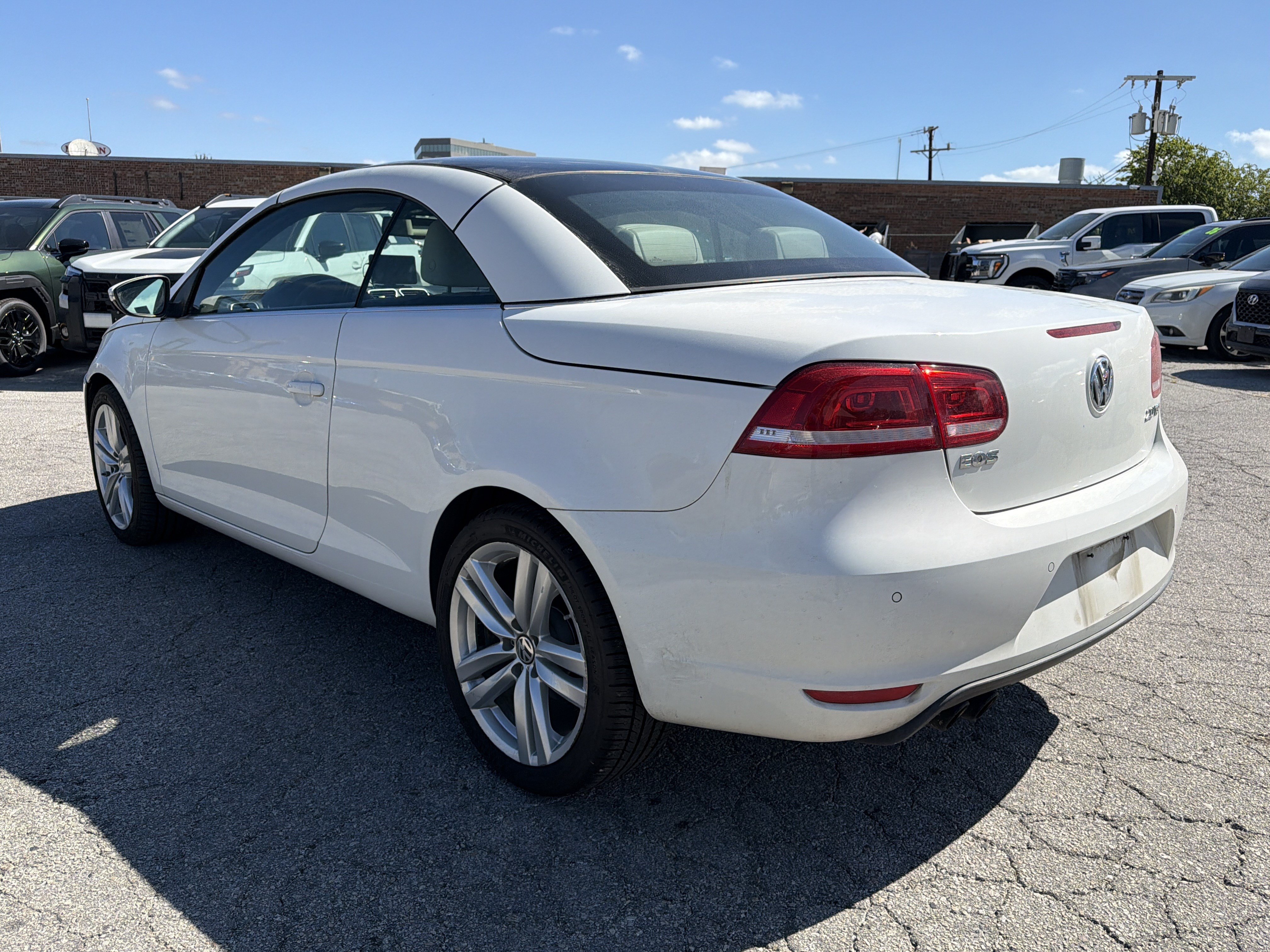 Used 2013 Volkswagen Eos Lux FWD image 5
