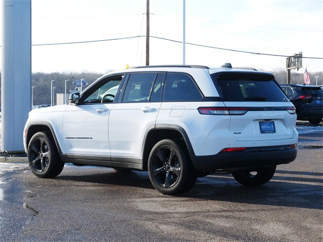 Used 2022 Jeep Grand Cherokee Altitude image 5