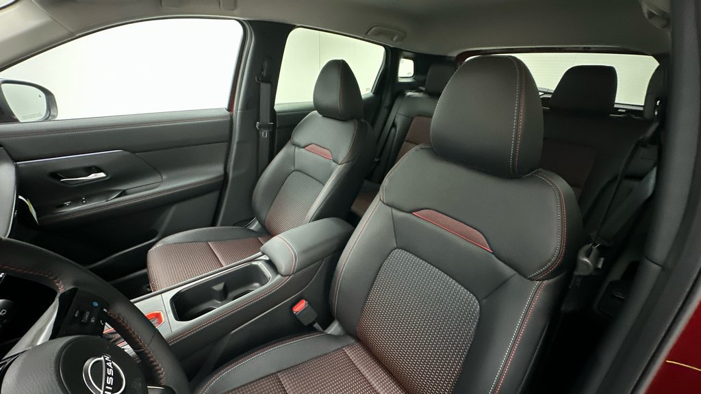 New 2026 Nissan Kicks SR w/ Cold Weather Package AWD/4WD image 9