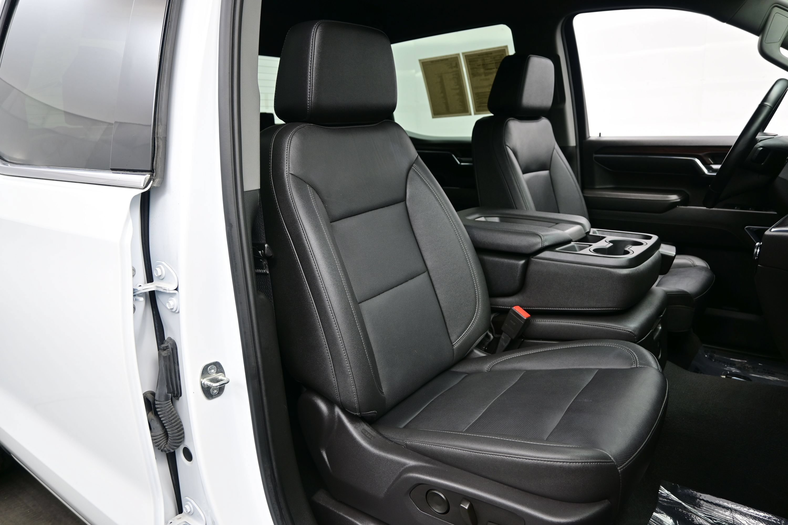Used 2024 GMC Sierra 1500 SLT AWD/4WD image 17