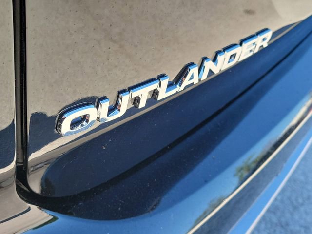 New 2025 Mitsubishi Outlander SE image 6