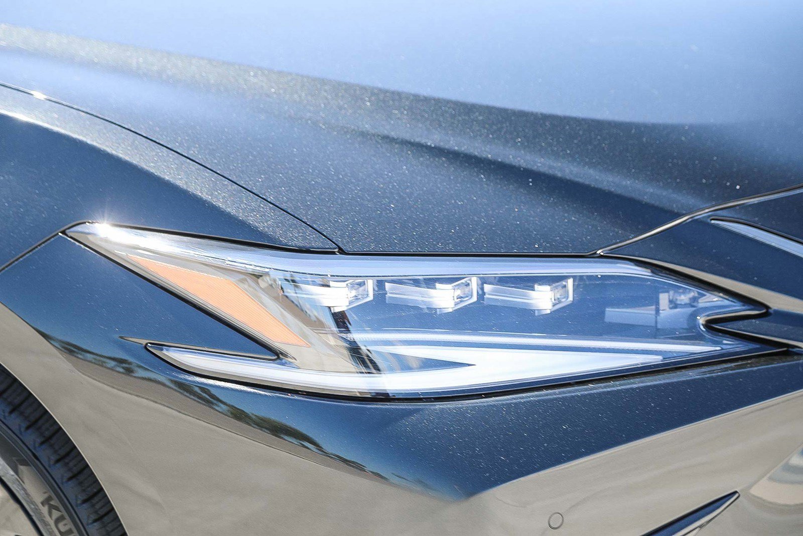 Used 2024 Lexus ES 300h F Sport w/ Accessory Package (Z2) FWD image 8