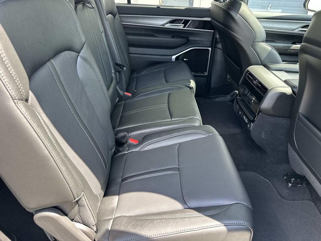 New 2026 Jeep Grand Wagoneer L Limited AWD/4WD image 16