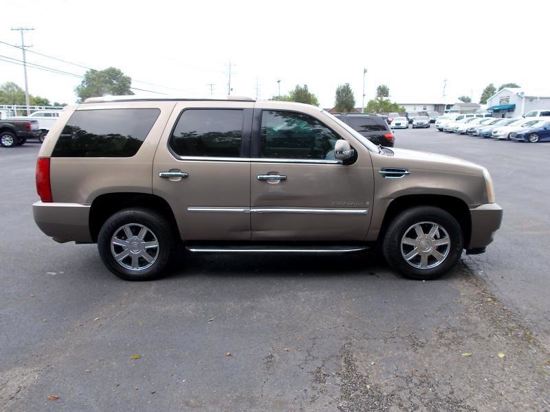 Used 2007 Cadillac Escalade AWD w/ Information Package image 12