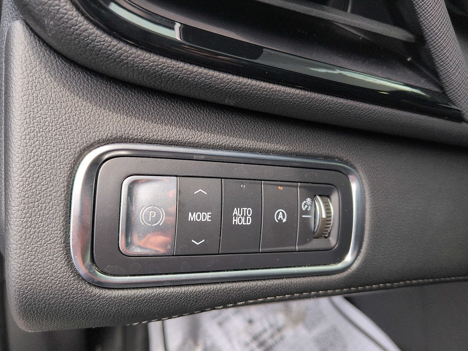 Used 2025 Buick Enclave Sport Touring FWD image 17