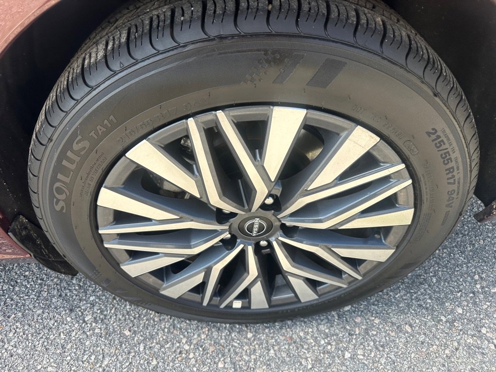 Used 2025 Nissan Altima 2.5 SV image 9