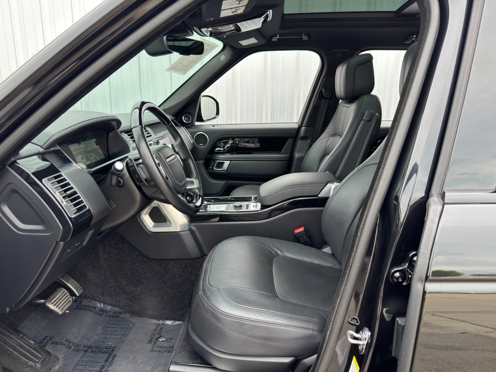 Used 2021 Land Rover Range Rover P525 Westminster Edition image 17