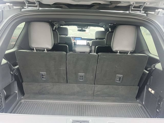 Used 2025 Ford Expedition Platinum w/ Stealth Performance Package AWD/4WD image 12