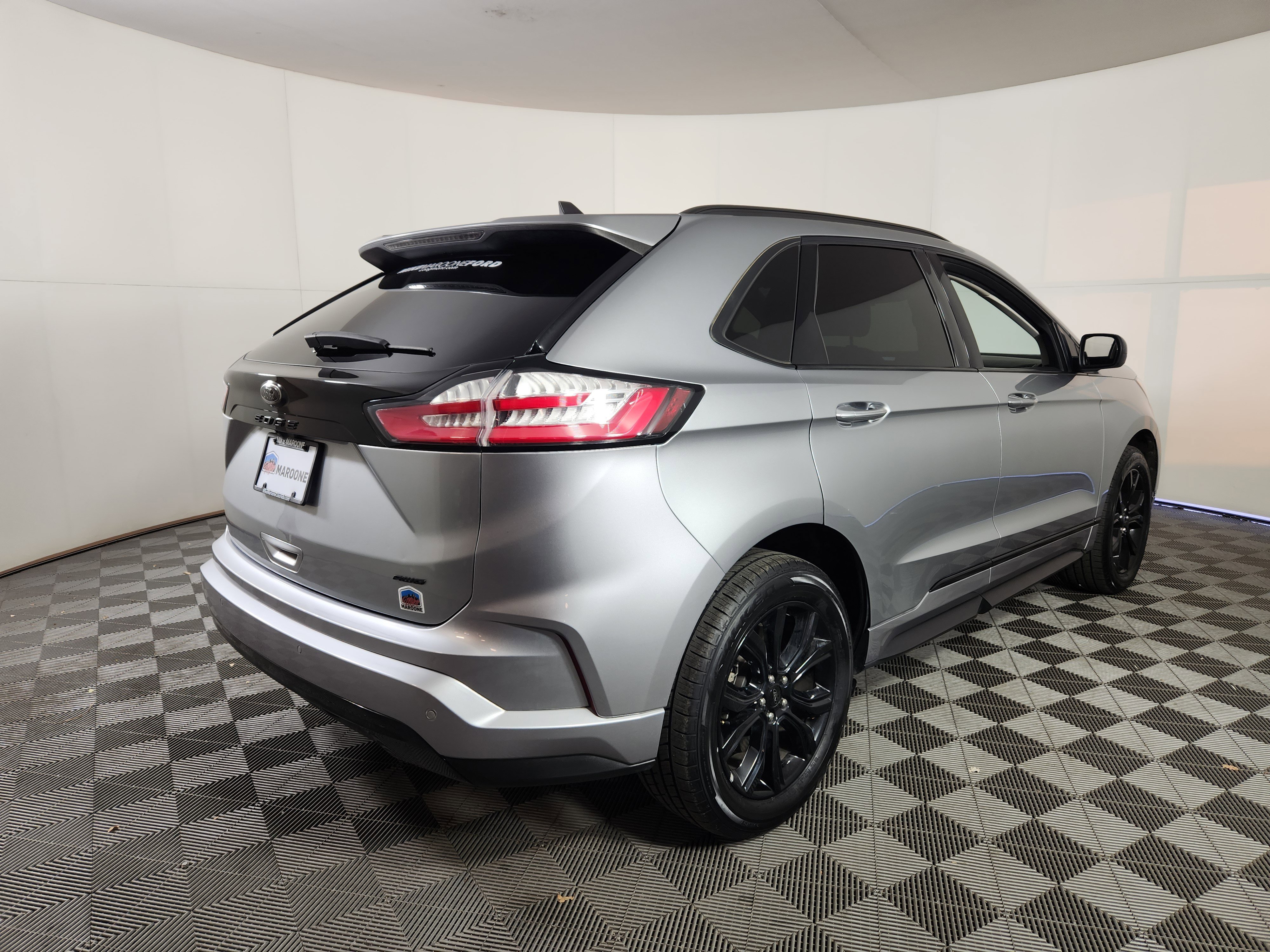 Used 2022 Ford Edge SE w/ Black Appearance Package image 7