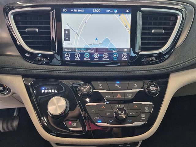 Used 2019 Chrysler Pacifica Limited FWD image 13