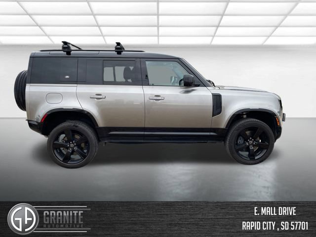 Used 2024 Land Rover Defender 110 X-Dynamic SE image 6