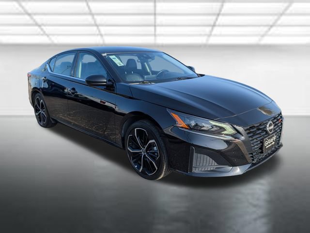 Used 2025 Nissan Altima 2.5 SR FWD image 1