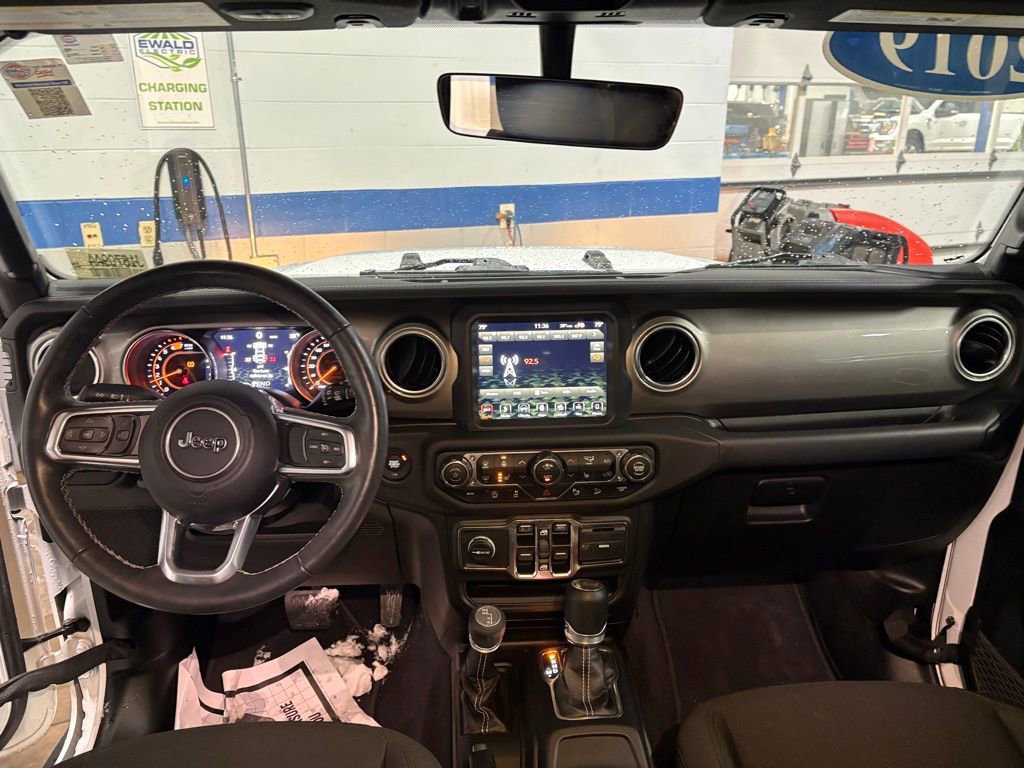 Used 2019 Jeep Wrangler Unlimited Sahara image 11