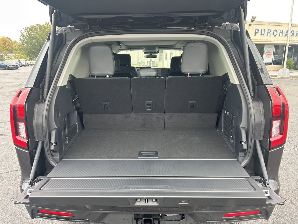 New 2025 Ford Expedition Active image 18