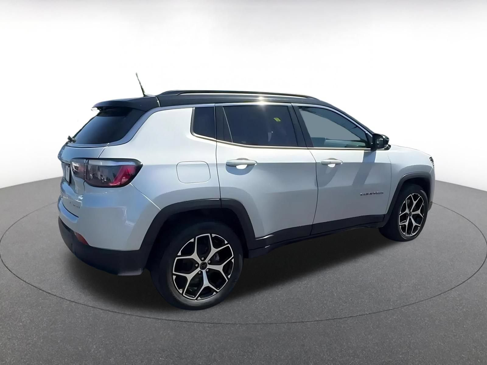 Used 2025 Jeep Compass Limited AWD/4WD image 15
