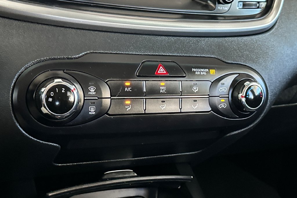 Used 2020 Kia Sorento LX FWD image 26