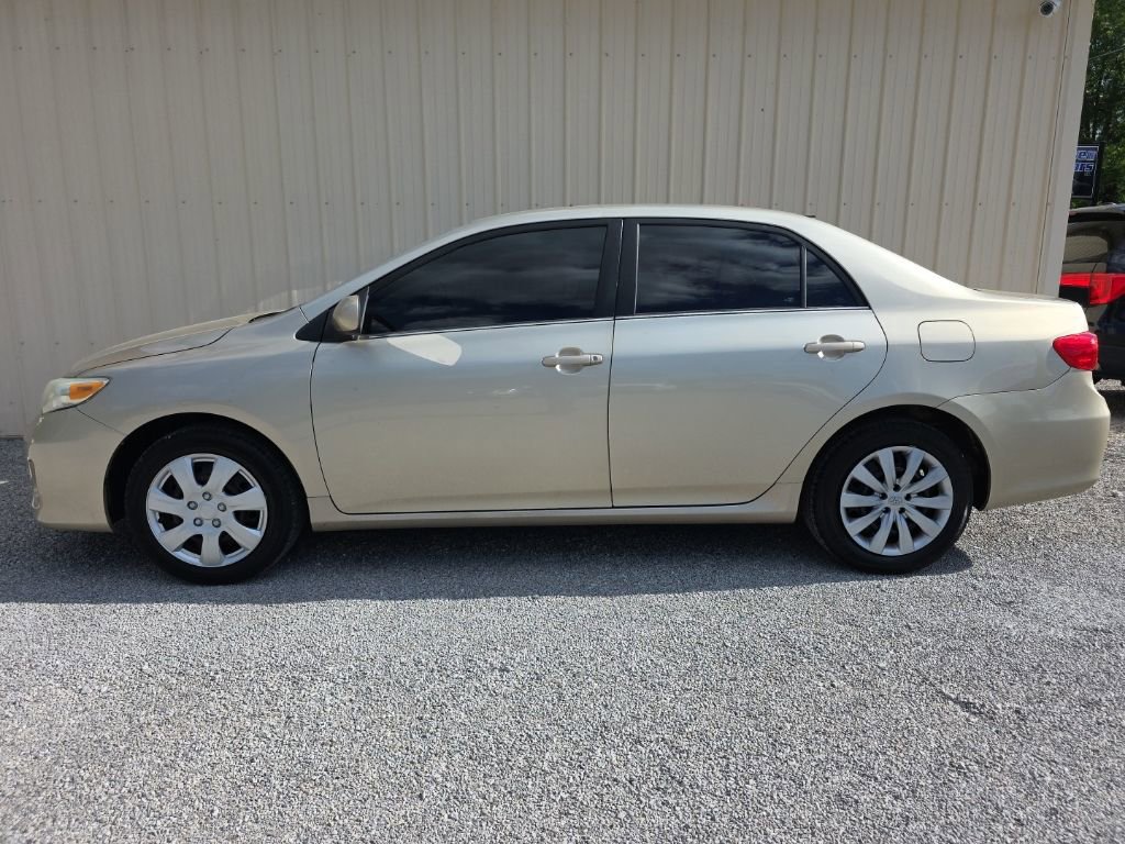 Used 2013 Toyota Corolla LE FWD image 10