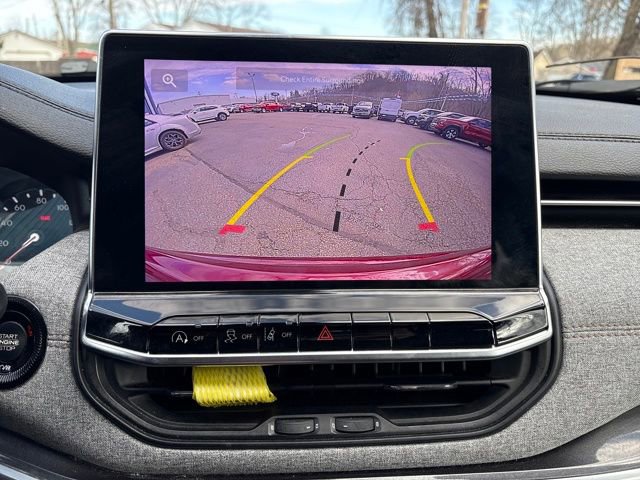 Used 2022 Jeep Compass Latitude AWD/4WD image 16