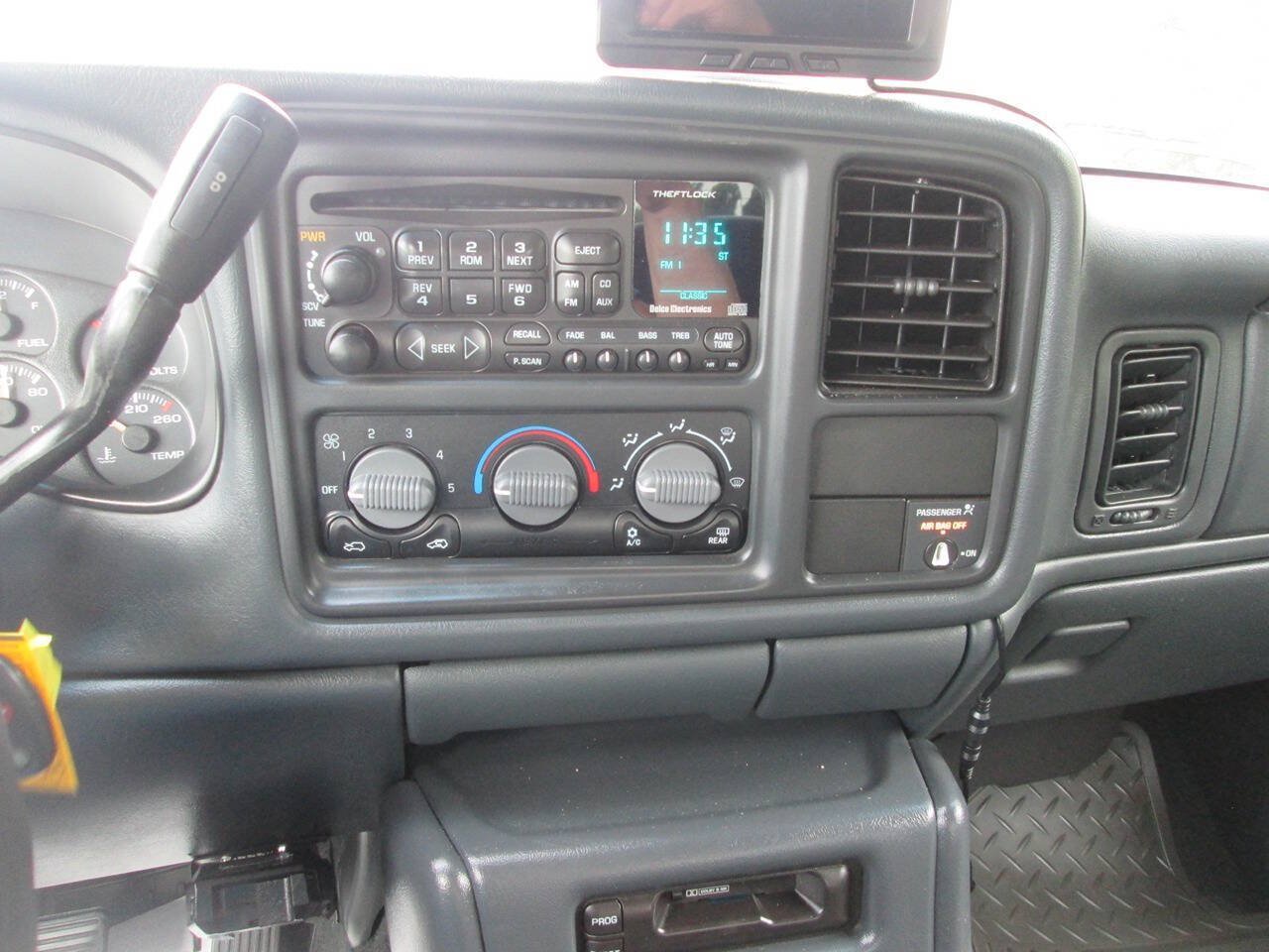 Used 2000 Chevrolet Silverado 2500 LT AWD/4WD image 25