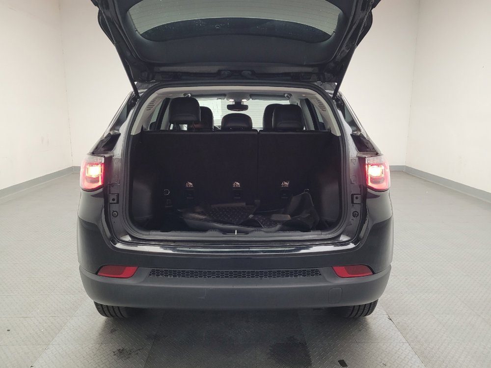 Used 2017 Jeep Compass Latitude w/ Popular Equipment Group image 29