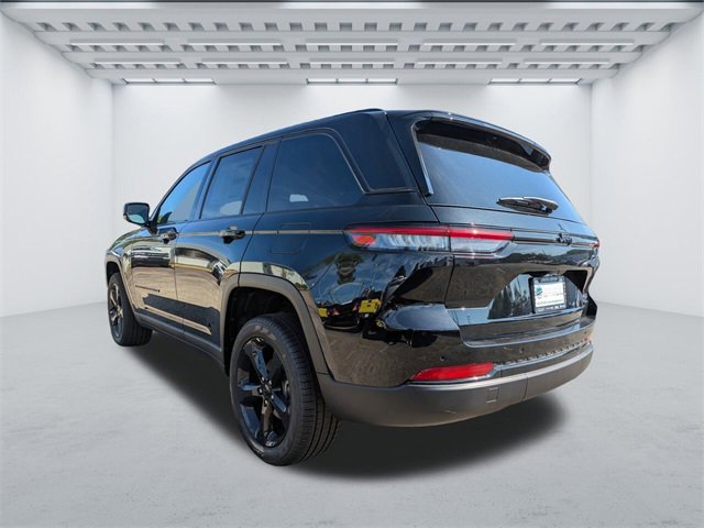 New 2025 Jeep Grand Cherokee Limited w/ Black Appearance Package image 6
