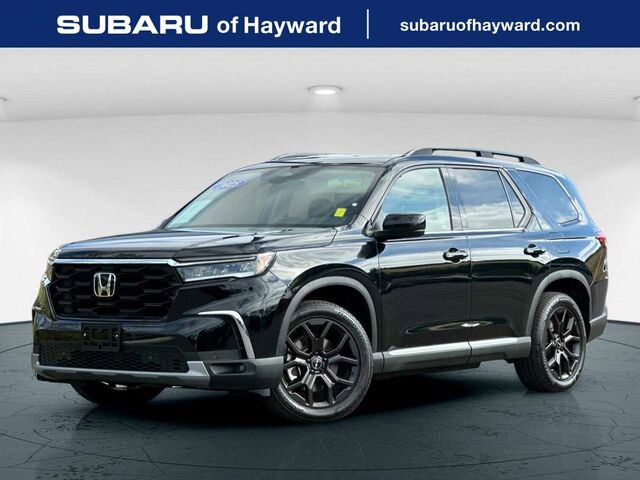 Used 2025 Honda Pilot Touring image 1