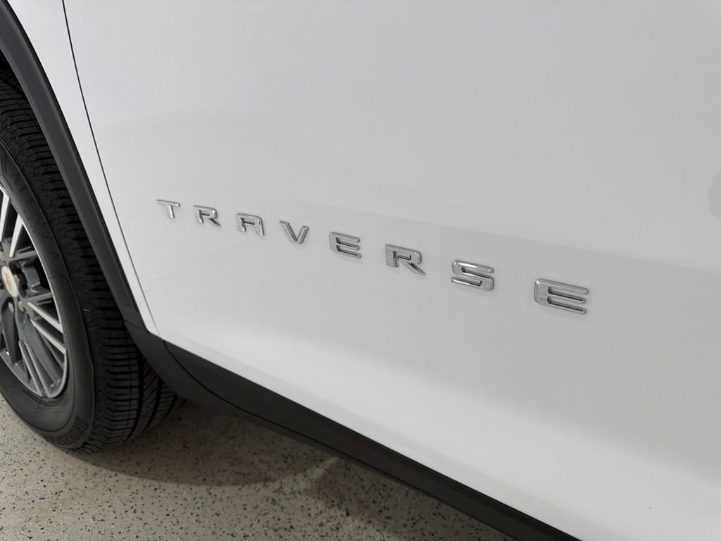 Used 2025 Chevrolet Traverse LT w/ LPO, Floor Liner Package FWD image 29