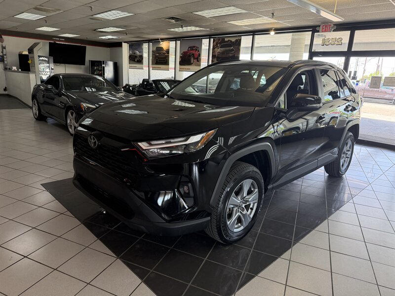 Used 2025 Toyota RAV4 XLE AWD/4WD image 11