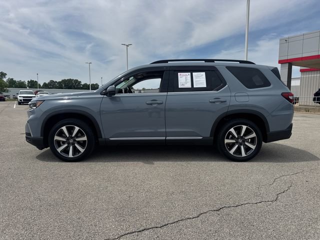 Used 2024 Honda Pilot Touring image 3