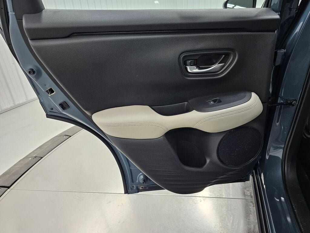 Certified 2025 Honda HR-V LX image 27