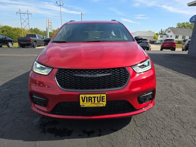 New 2026 Chrysler Pacifica Limited w/ S Appearance Package image 2