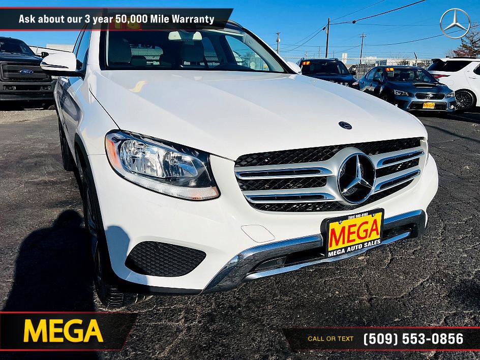 Used 2018 Mercedes-Benz GLC 300 4MATIC w/ Premium Package image 5