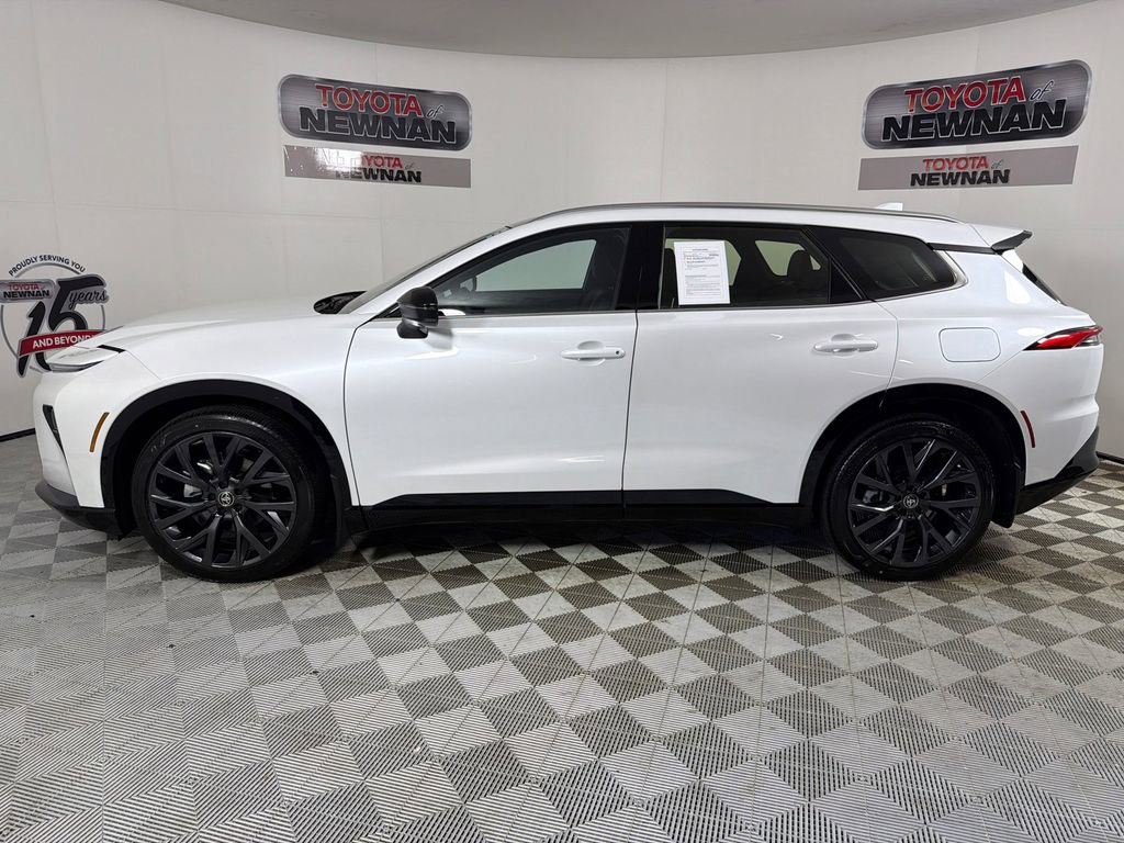 Used 2025 Toyota Crown Signia w/ Advanced Technology Package AWD/4WD image 7