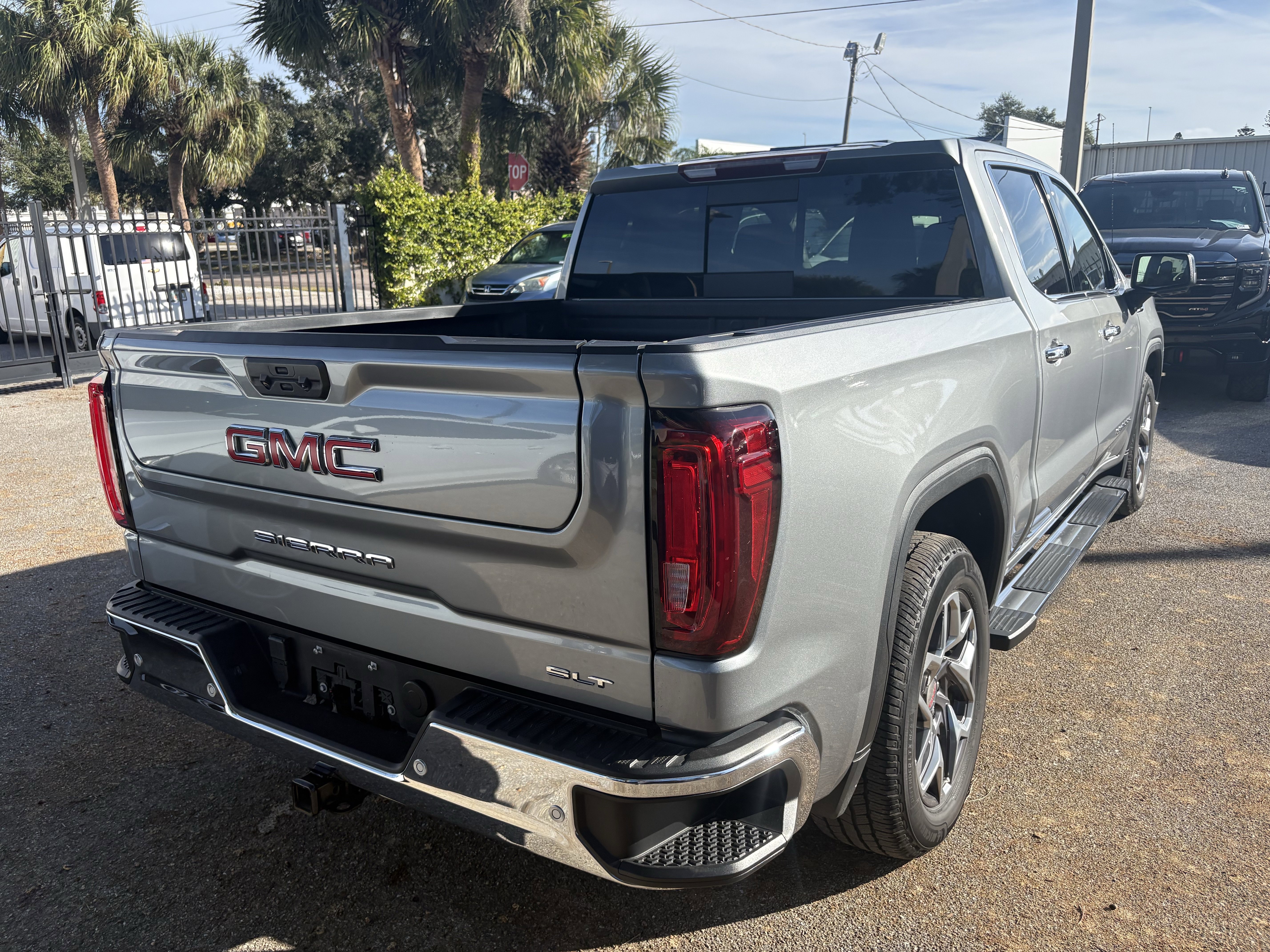 Used 2023 GMC Sierra 1500 SLT w/ SLT Premium Plus Package image 6