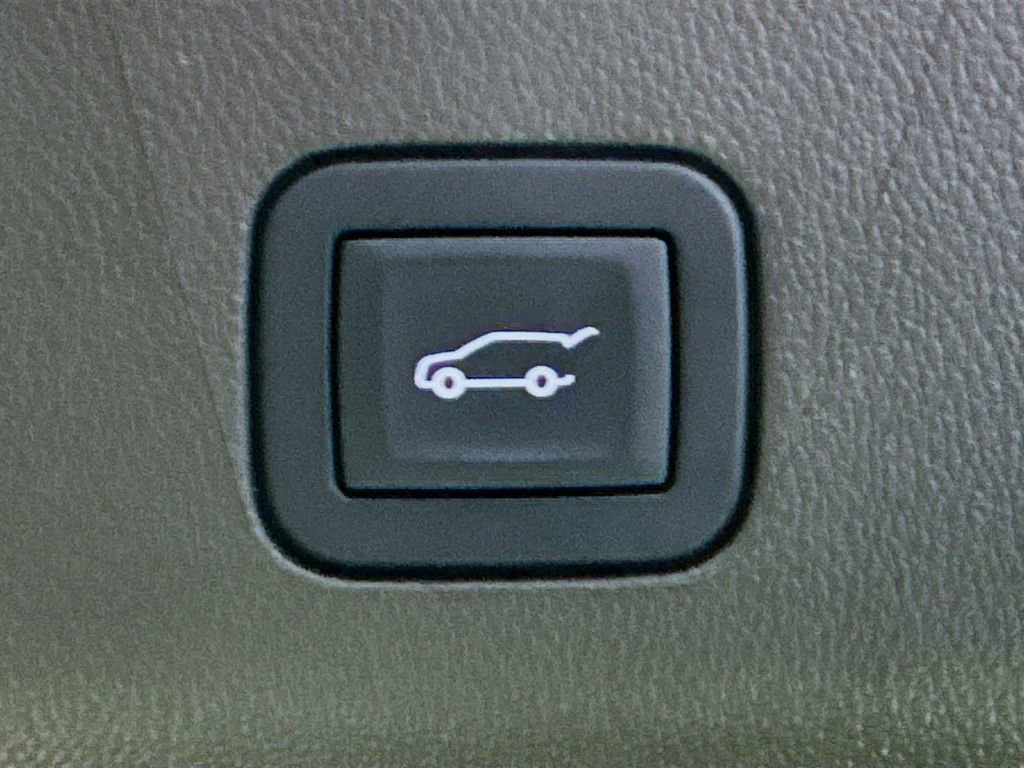 Used 2025 GMC Yukon Elevation w/ LPO, Floor Liner Package AWD/4WD image 31