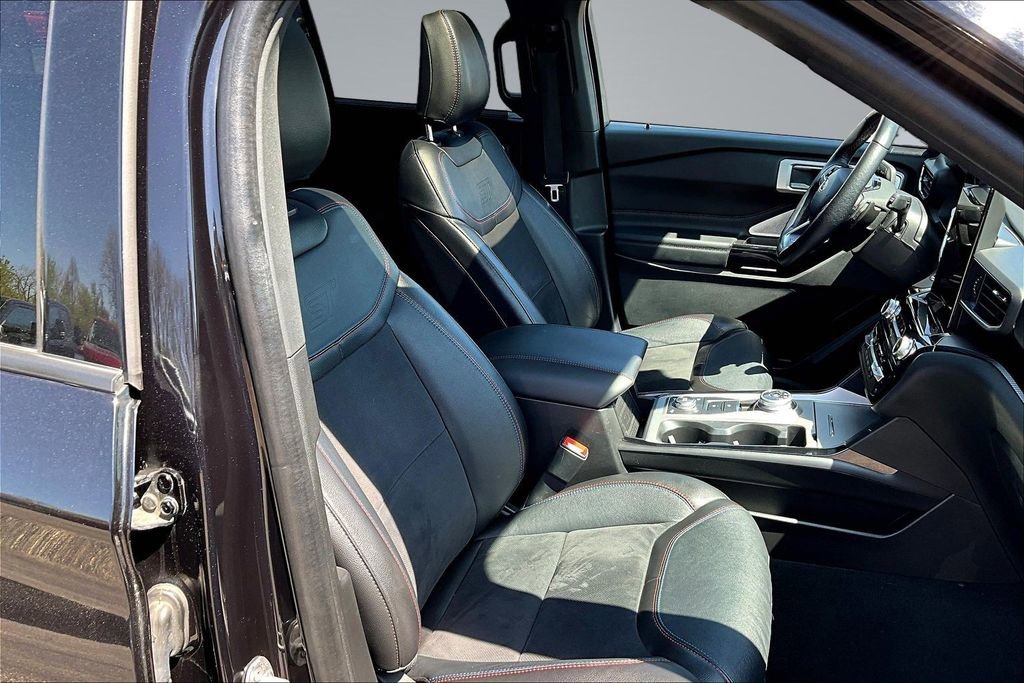 Certified 2023 Ford Explorer ST w/ Technology Package image 32