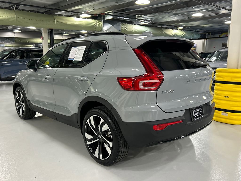 Used 2026 Volvo XC40 B5 Ultra w/ Climate Package image 4