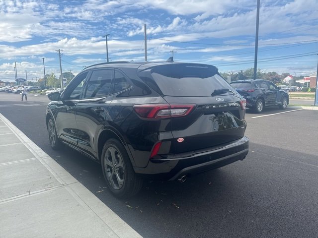 Used 2023 Ford Escape ST-Line w/ Tech Pack #1 image 6